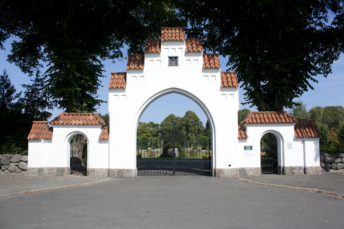 Nyborg assistenskirkegård hovedindgang
